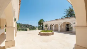 Se vende villa en Los Arqueros con 8 dormitorios