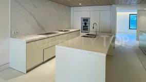 For sale ground floor apartment with 4 bedrooms in Marbella City