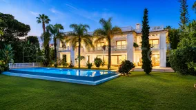 Comprar villa en Guadalmina Baja de 7 dormitorios