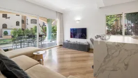 Apartamento planta baja de 3 dormitorios en venta en Hacienda Elviria