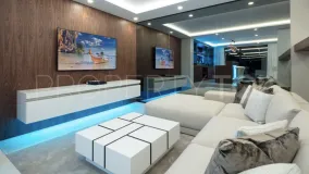 Villa de 5 dormitorios en venta en Nueva Andalucia
