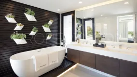 Villa de 5 dormitorios en venta en Nueva Andalucia