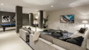 Villa en venta en Nueva Andalucia con 5 dormitorios