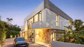 Villa en venta en Nueva Andalucia con 5 dormitorios