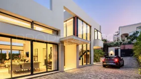 Villa en venta en Nueva Andalucia con 5 dormitorios