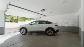 5 bedrooms villa in Nueva Andalucia for sale