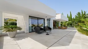 5 bedrooms villa in Nueva Andalucia for sale