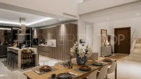 5 bedrooms villa for sale in Nueva Andalucia