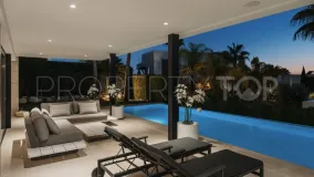 5 bedrooms villa for sale in Nueva Andalucia