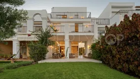Adosado a la venta en La Quinta con 4 dormitorios
