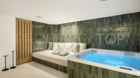 Buy Nueva Andalucia 5 bedrooms villa