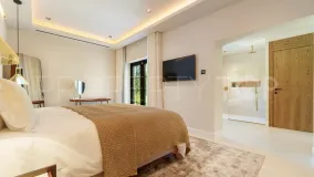 Buy villa with 5 bedrooms in Marbella - Puerto Banus