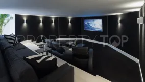 Villa de 5 dormitorios en venta en Nueva Andalucia