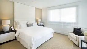 Villa de 5 dormitorios en venta en Nueva Andalucia