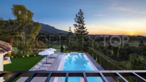 Villa de 5 dormitorios en venta en Nueva Andalucia