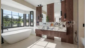 For sale Nueva Andalucia 6 bedrooms villa