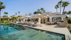 For sale 6 bedrooms villa in Aloha