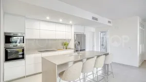 Se vende apartamento con 4 dormitorios en San Pedro de Alcantara