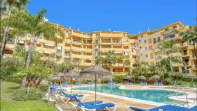 Se vende apartamento con 4 dormitorios en San Pedro de Alcantara