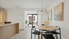 Apartamento planta baja de 2 dormitorios a la venta en Estepona