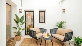 Apartamento planta baja de 2 dormitorios a la venta en Estepona