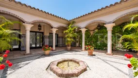 Villa de 5 dormitorios a la venta en Zona L