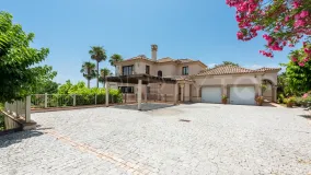 Villa de 5 dormitorios a la venta en Zona L