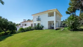 Villa de 4 dormitorios en venta en Zona L