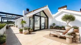 Atico duplex en venta de 4 dormitorios en Hacienda de Valderrama