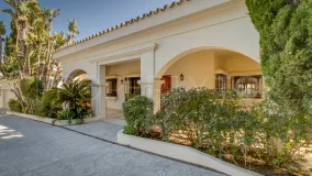 For sale villa with 6 bedrooms in Zona D