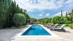 Zona F, villa en venta con 4 dormitorios