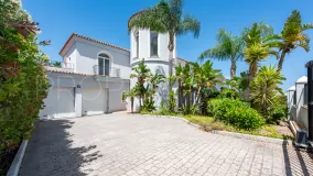 Villa for sale in Zona F