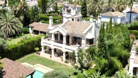 Casa en venta en Las Lomas del Marbella Club con 5 dormitorios