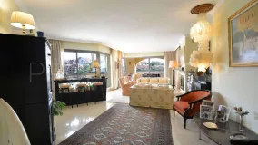 Buy flat in Elviria
