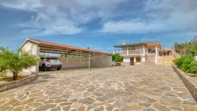 For sale country house in Periana with 4 bedrooms