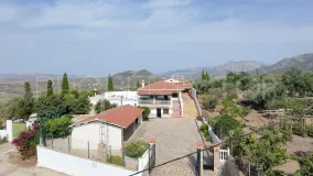 For sale country house in Periana with 4 bedrooms