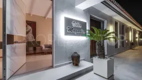 For sale 6 bedrooms house in Guadalmina Baja