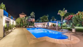 Casa con 6 dormitorios en venta en Guadalmina Baja