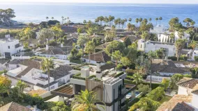 Se vende casa en Los Monteros