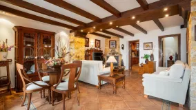 Casa en venta con 4 dormitorios en Istan