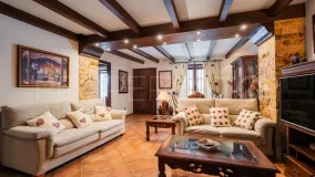 Casa en venta con 4 dormitorios en Istan