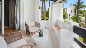 Marina Puente Romano, apartamento planta baja en venta