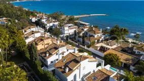 Villa for sale in Puente Romano