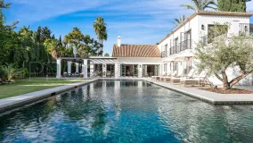 For sale Nueva Andalucia villa with 5 bedrooms