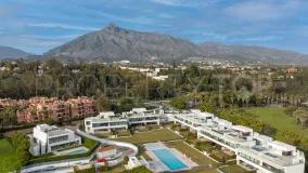 Semi detached villa in Puente Romano for sale