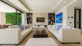 Se vende villa en Los Olivos de 6 dormitorios