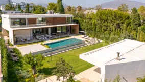Villa for sale in Guadalmina Alta