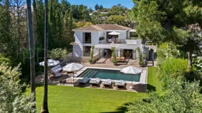 Villa with 4 bedrooms for sale in Nueva Andalucia