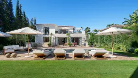 Villa with 4 bedrooms for sale in Nueva Andalucia