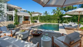 Villa with 4 bedrooms for sale in Nueva Andalucia